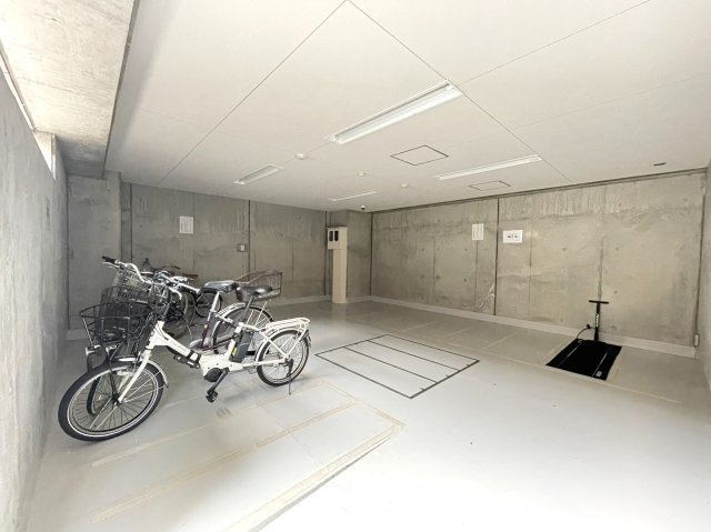 エルシア四条麩屋町の駐輪場|駐輪場