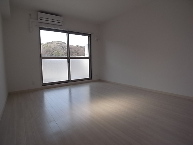 神戸市須磨区車字潰ノ下の賃貸マンションの内装|洋室