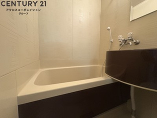 シンプルで機能的なユニットバスです！
