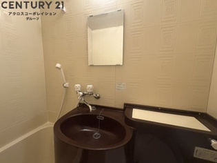 浴室内に洗面台付き！
