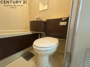 浴室内にトイレがあります☆
