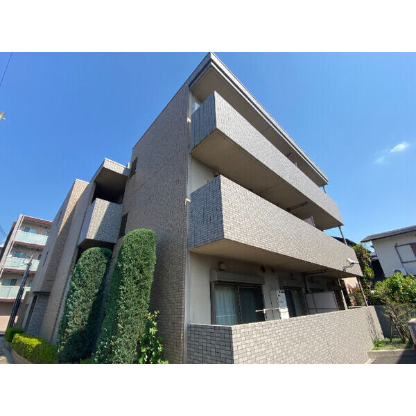 エクセル吹田の外観