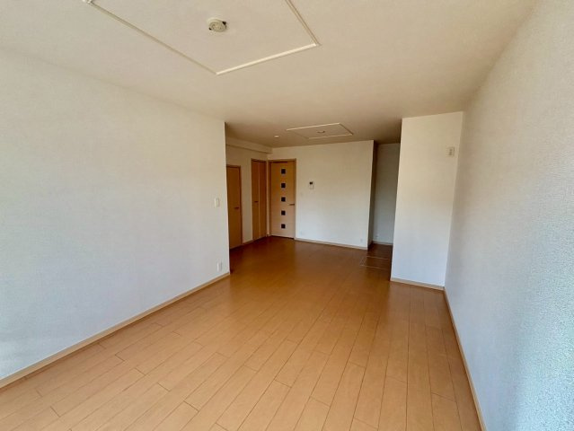 アイリスガーデンBの居間・リビング