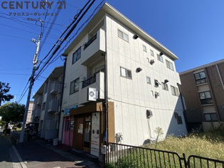 1階に商業施設が入っています