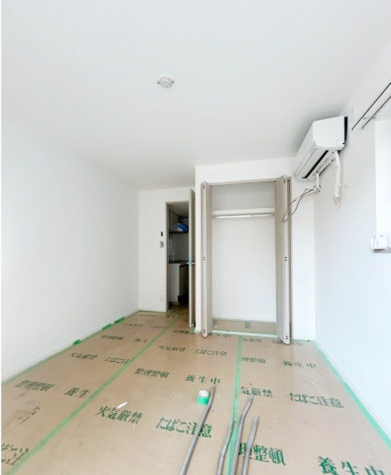 ALTO緑が丘　新築　ペット相談　駅近　角部屋の居間・リビング