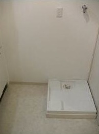 【設備】 | サントリーニ | 室内洗濯機置き場。