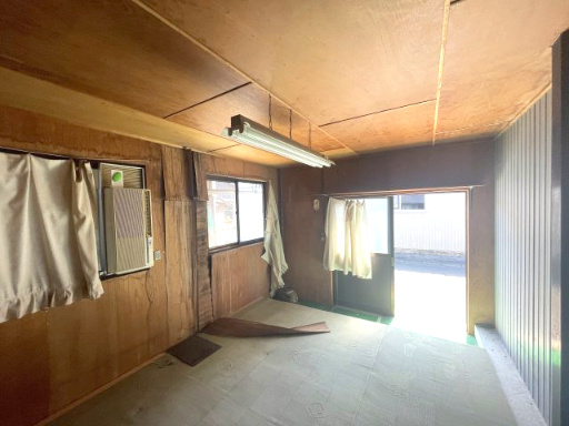 高島市新旭町深溝中古倉庫の内装