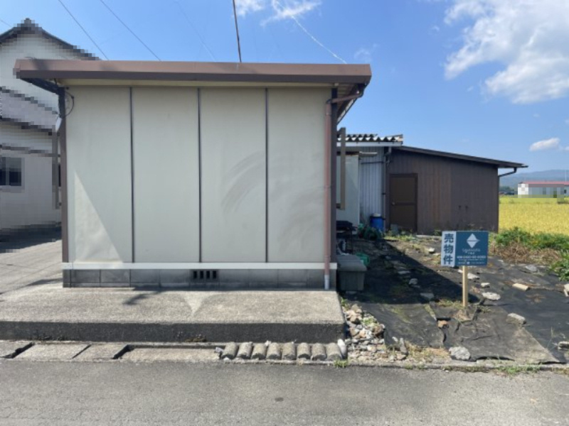 高島市新旭町深溝中古倉庫の外観