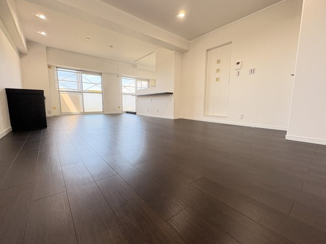 大久保ダイヤハイツの居間・リビング