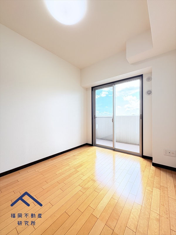 アンピール弥生が丘の洋室