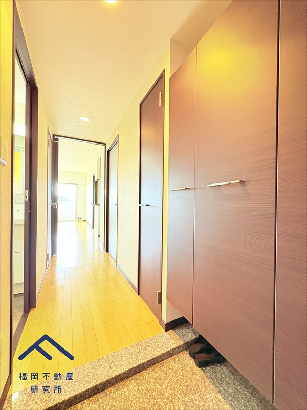 アンピール弥生が丘の玄関