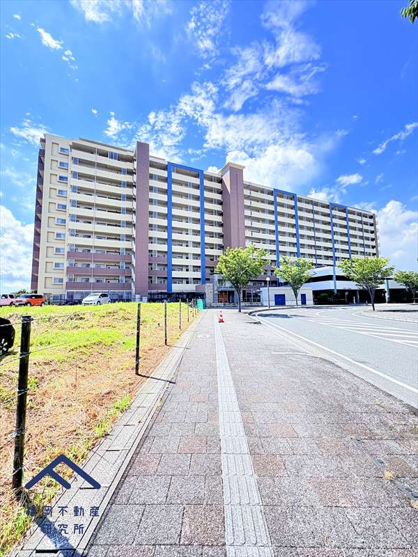 アンピール弥生が丘の外観