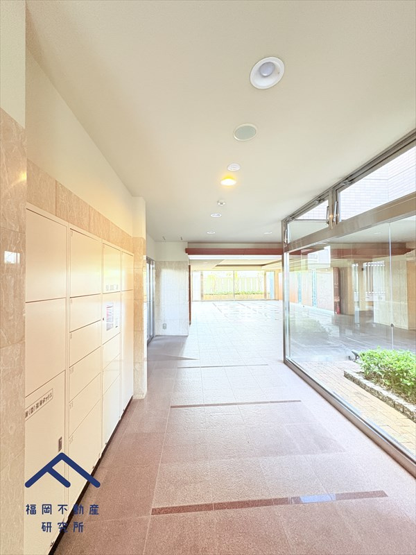 アンピール弥生が丘のエントランス