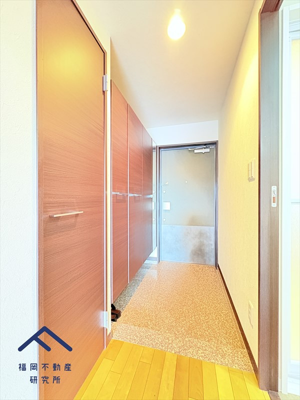 アンピール弥生が丘の玄関