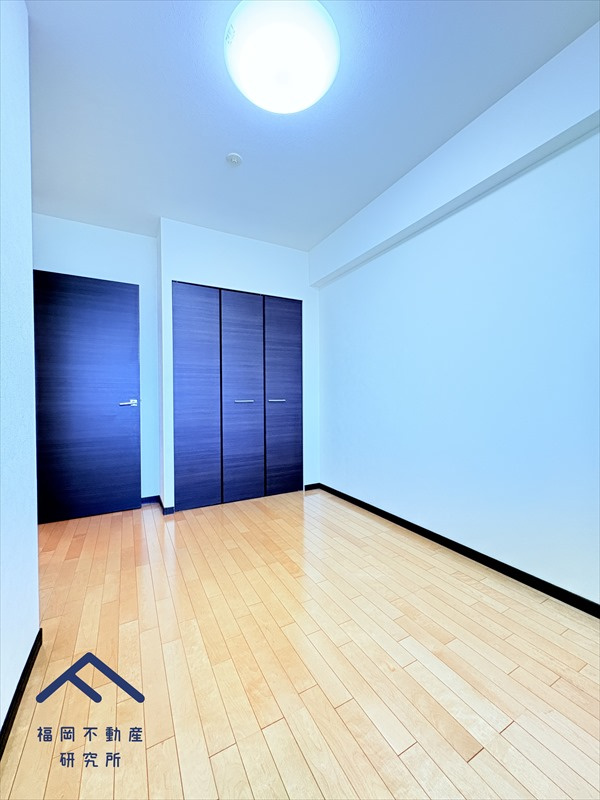 アンピール弥生が丘の洋室