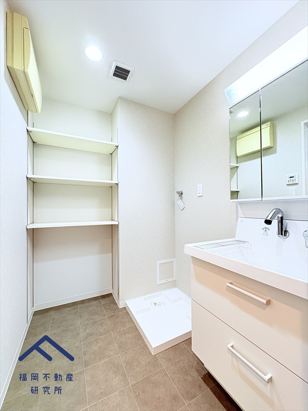 アンピール弥生が丘の独立洗面台