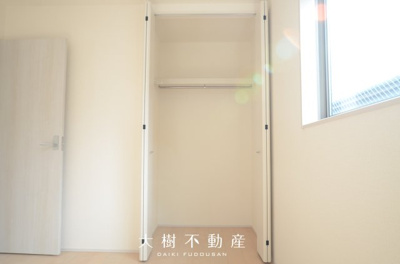 【洋室】 | 海老名市東柏ケ谷5丁目 新築戸建て 全3棟【仲介手数料無料】 | 2階　洋室3（6.0帖）クローゼット