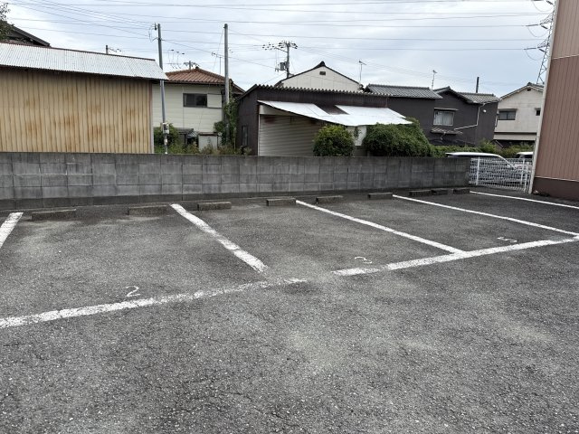 ピュアハイツの駐車場