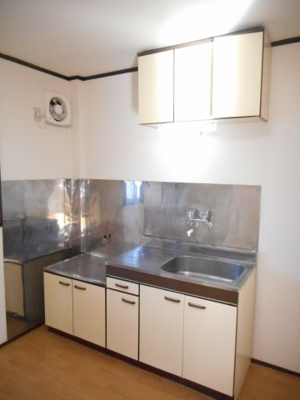 【キッチン】 | 宮沢ハイツ | コンパクトなキッチンで掃除もラクラク