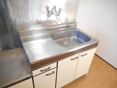 【キッチン】 | 宮沢ハイツ | コンパクトなキッチンで掃除もラクラク