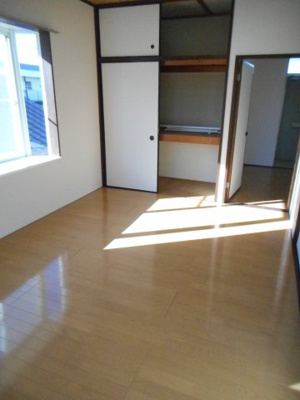 【居間・リビング】 | 宮沢ハイツ | こちらの居間で趣味の時間をお楽しみください