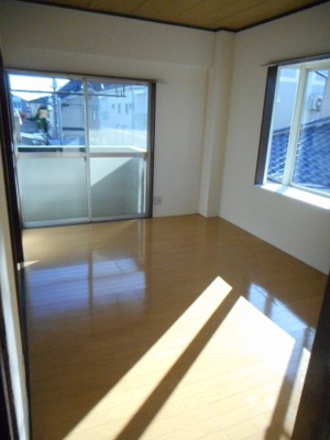 【居間・リビング】 | 宮沢ハイツ | 使いやすい居間です