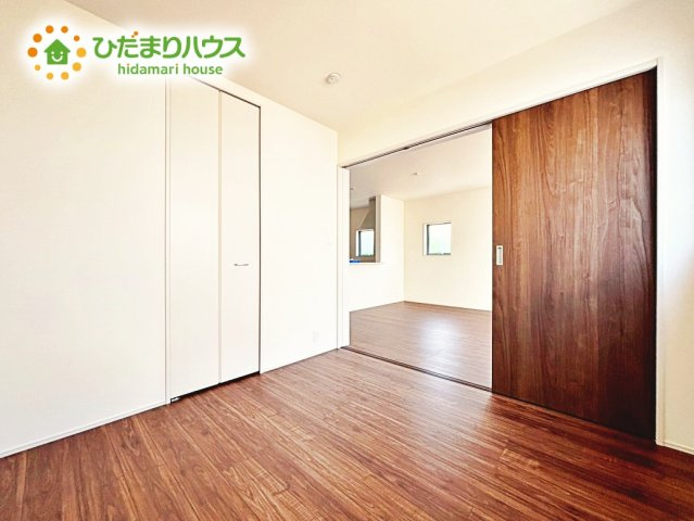 【洋室】 | 笠間駅前1期　新築戸建　6号棟 | 夏場に心地良いひんやり感はフローリングならでは☆彡
