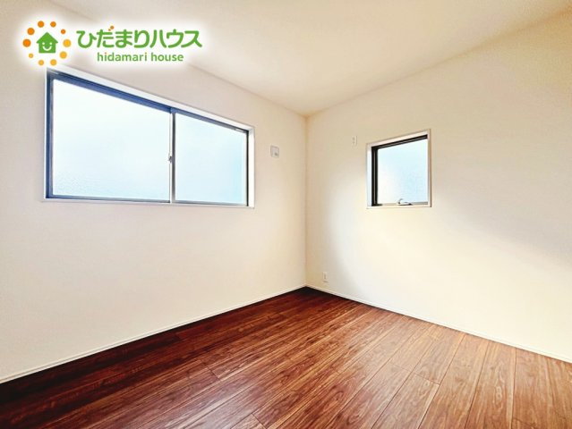 【洋室】 | 笠間駅前1期　新築戸建　6号棟 | 明るい日差しが差し込む大人のくつろぎ空間！