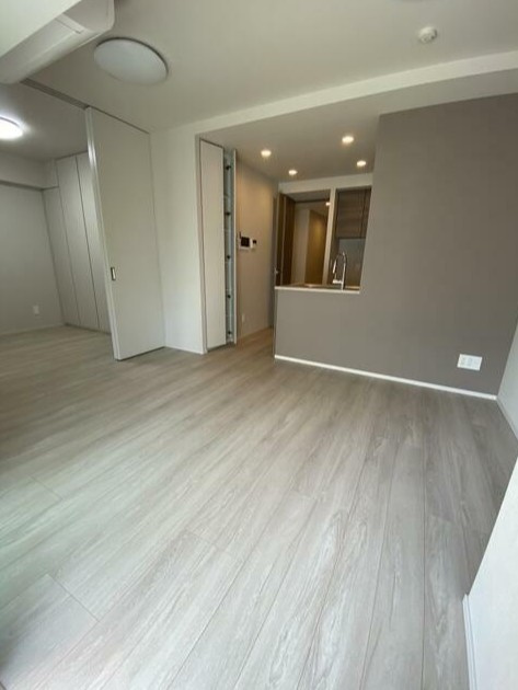 クレストコート上野の居間・リビング