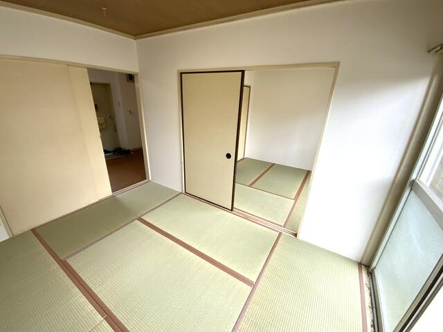 手前６畳、奥４．５畳の和室