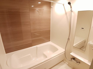 【浴室】 | プリムローズ　Ａ | コンパクトで使いやすいお風呂です