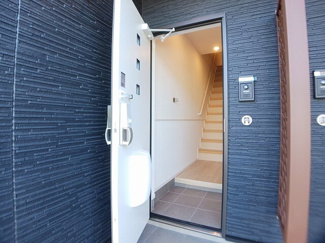 【玄関】 | プリムローズ　Ａ | きれいな玄関です