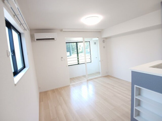 【居間・リビング】 | ヒカルサつくば要ウエストⅠ | ゆったり過ごせる居間です