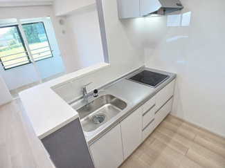 【キッチン】 | ヒカルサつくば要ウエストⅠ | コンパクトなキッチンで掃除もラクラク