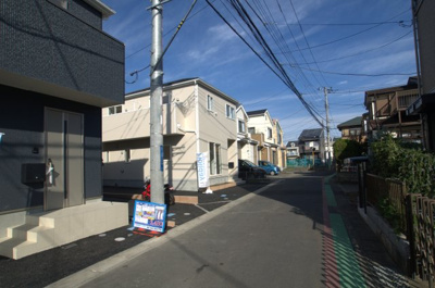 【前面道路含む現地写真】 | 綾瀬市上土棚北3丁目 新築戸建て 全3棟【仲介手数料無料】