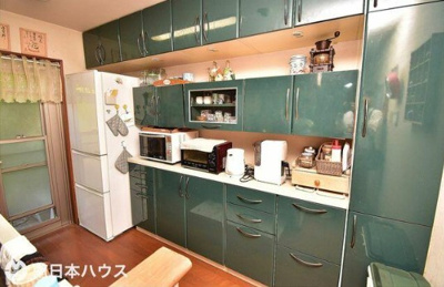 【キッチン】 | エイルヴィラグランシス高麗町 | 備え付けの大容量のカップボード