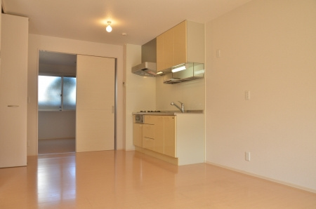 メゾン二田の内装|明るい室内です