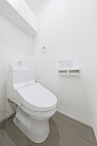 ウィクトーリアのトイレ|温水洗浄便座