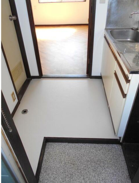 新日コーポ　南向き　ロフト付き　学生おすすめの玄関