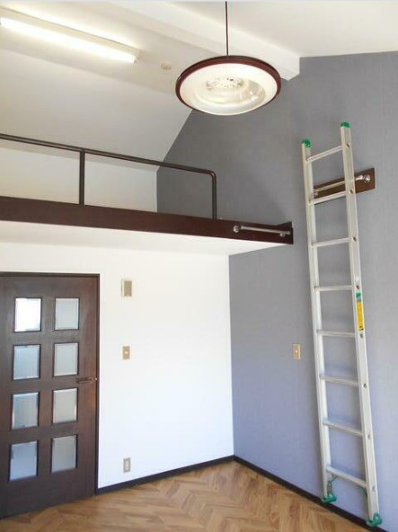 新日コーポ　南向き　ロフト付き　学生おすすめの内装