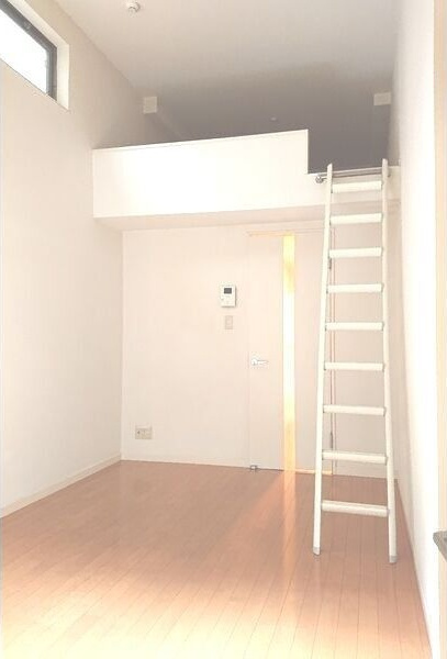 ツェルニーの居間・リビング|こちらのリビングで趣味の時間をお楽しみください