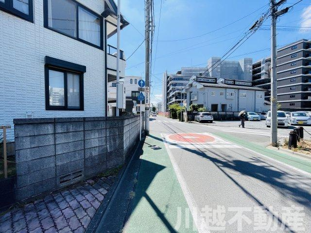 駅近で通勤通学・買い物など生活便利な立地の前面道路含む現地写真|不動産売却相談賜ります