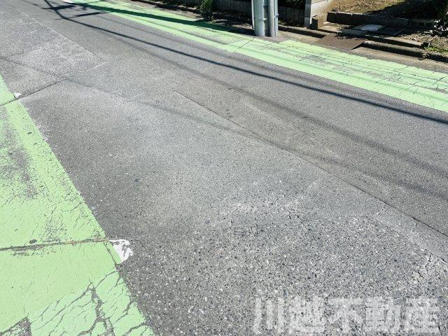 駅近で通勤通学・買い物など生活便利な立地の前面道路含む現地写真|こちらにお電話ください0120-665-772