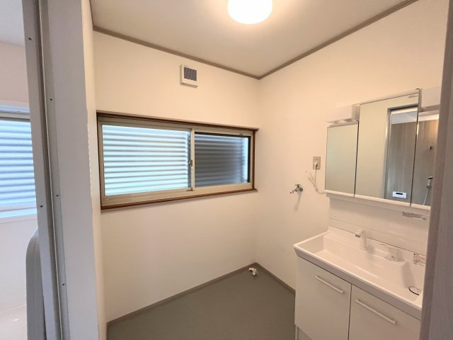 亘理郡亘理町吉田字上塚　中古住宅の脱衣所