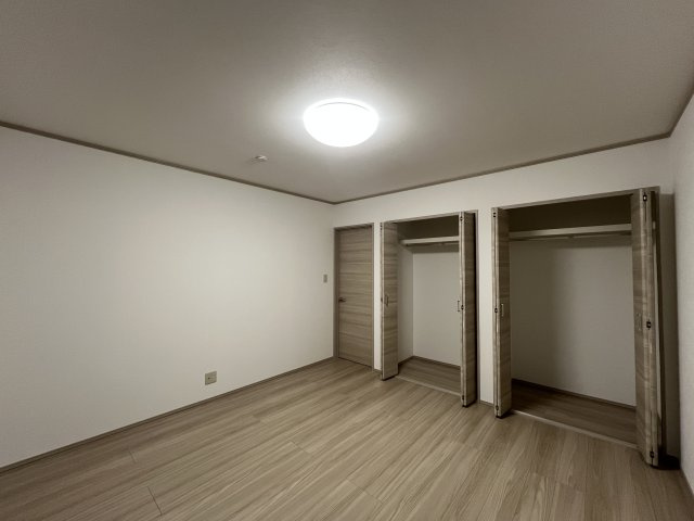 亘理郡亘理町吉田字上塚　中古住宅の寝室|落ち着いて過ごせるお部屋なので、寝室にいかがでしょうか