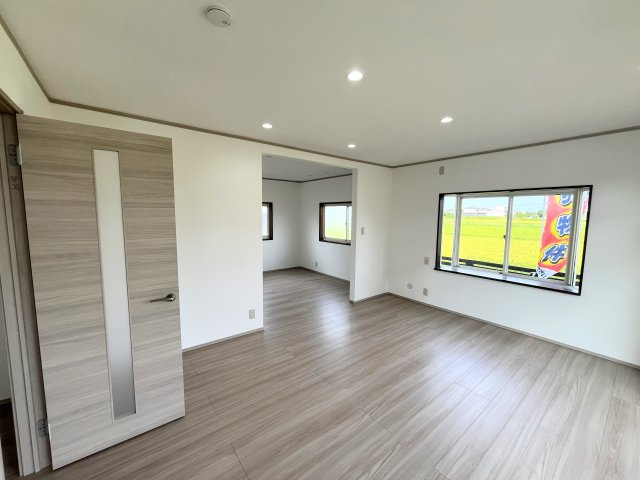 亘理郡亘理町吉田字上塚　中古住宅の居間・リビング|ゆったり過ごせるリビングです