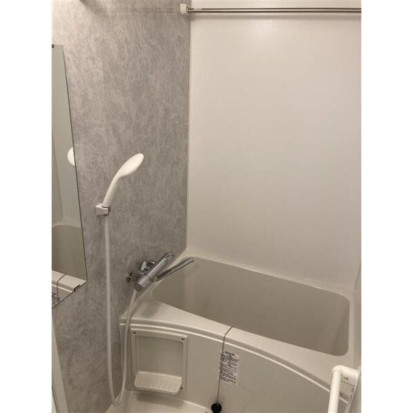 CREST TAPP金山　名古屋市賃貸　仲介手数料無料の浴室