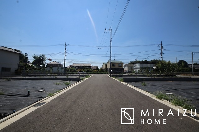 【前面道路含む現地写真】 | 現地見学やご案内は、周辺環境と合わせてエリアの特性を存分にお伝えできるような思いでに残るご案内に努めます。
