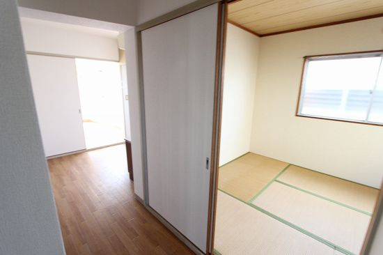 レジデンス遠若の和室|落ち着いた雰囲気の和室付きです