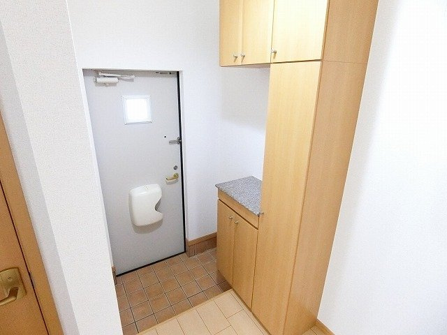 フィオーレ勝山Ａの玄関